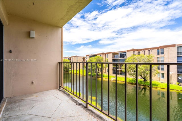 3 of 34 - 8895 Fontainebleau Blvd 301, Miami, FL