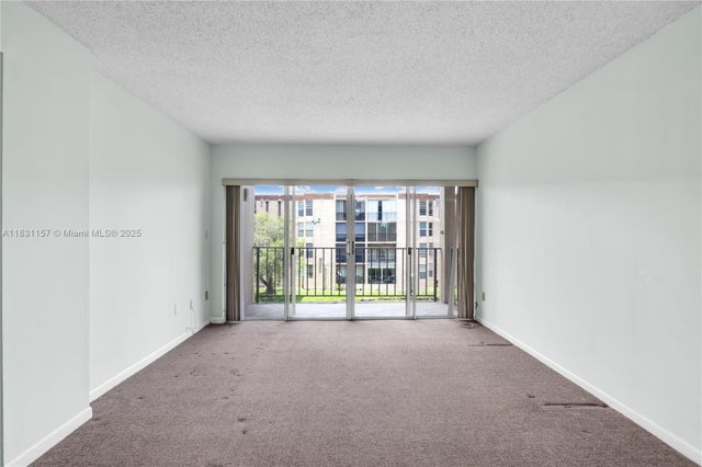 5 of 34 - 8895 Fontainebleau Blvd 301, Miami, FL