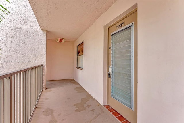 4 of 43 - 10304 Sunrise Lakes Blvd 209, Sunrise, FL