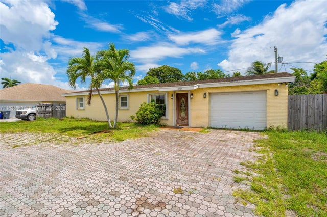 3 of 27 - 2727 Hypoluxo Rd, Boynton Beach, FL