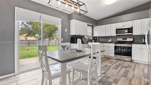 5 of 16 - 1226 Sw Curry St, Port St Lucie, FL