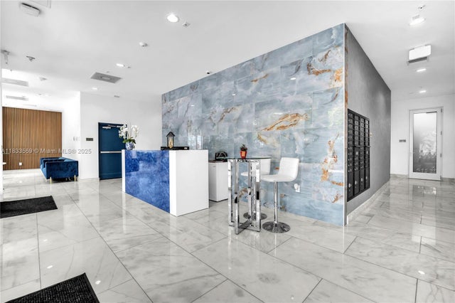 3 of 10 - 1850 Monroe 303, Hollywood, FL