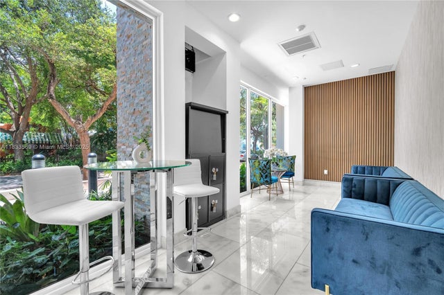 4 of 10 - 1850 Monroe 303, Hollywood, FL