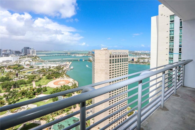 2 of 65 - 325 S Biscayne Blvd 3918, Miami, FL
