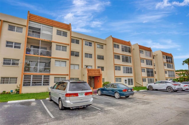 1 of 20 - 2401 Nw 41st Ave 108, Lauderhill, FL