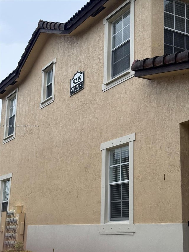 3 of 26 - 9239 Sw 227th St #4, Cutler Bay, FL