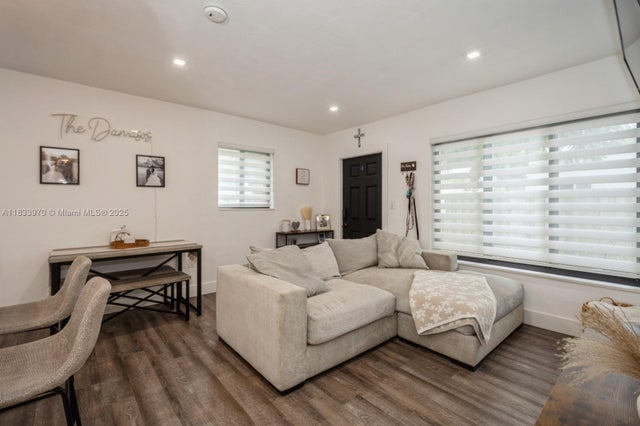 5 of 32 - 1530 N 69th Way, Hollywood, FL