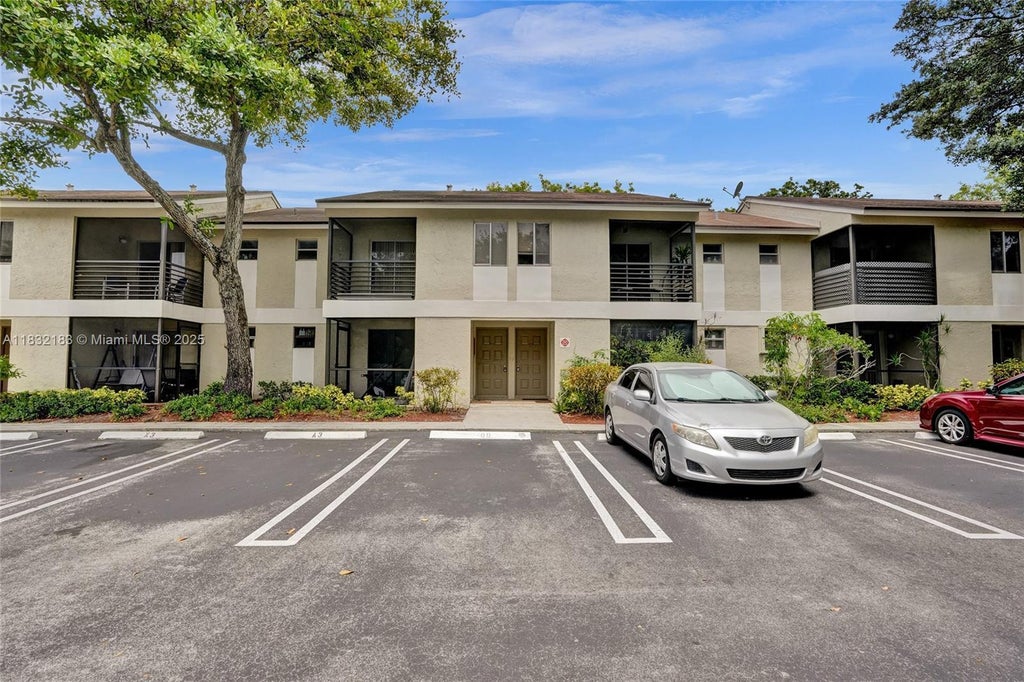 303 Gardens Dr 203, Pompano Beach