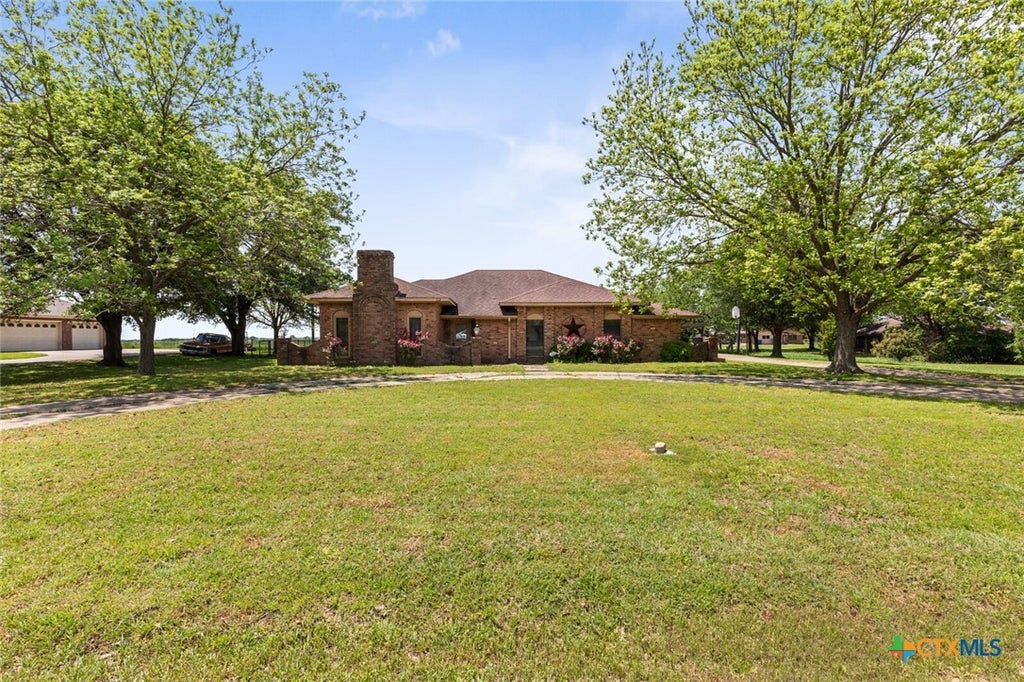 1502 Hinchliffe Road, Mexia