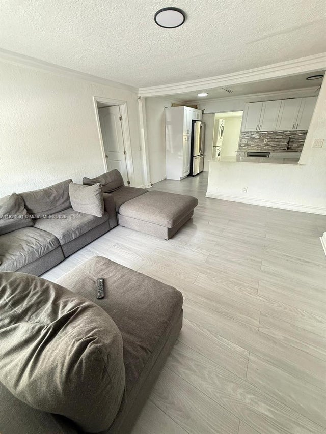4 of 22 - 4361 Sw 49th Ct, Dania Beach, FL