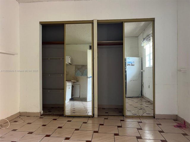 5 of 20 - 1555 W 44th Pl 103, Hialeah, FL