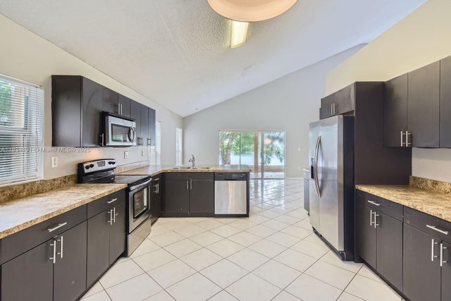 4 of 28 - 12700 Sw 18th St, Miramar, FL