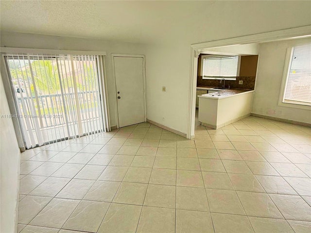 3 of 16 - 5344 Bosque Ln 104, West Palm Beach, FL