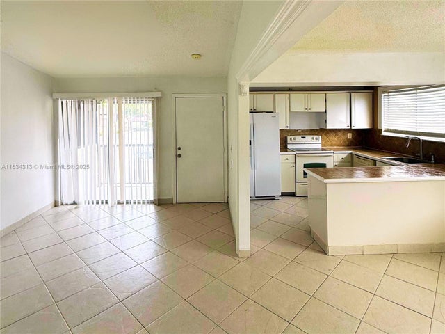 4 of 16 - 5344 Bosque Ln 104, West Palm Beach, FL