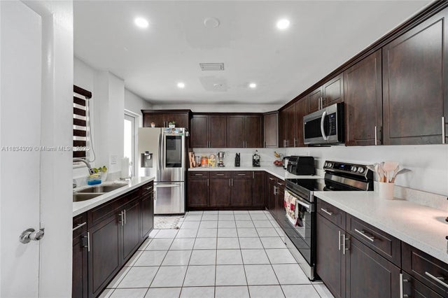 2 of 47 - 20210 Sw 112th Pl, Miami, FL
