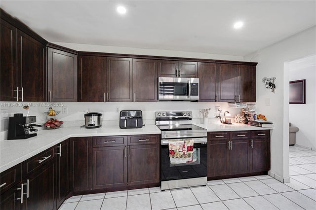 3 of 47 - 20210 Sw 112th Pl, Miami, FL