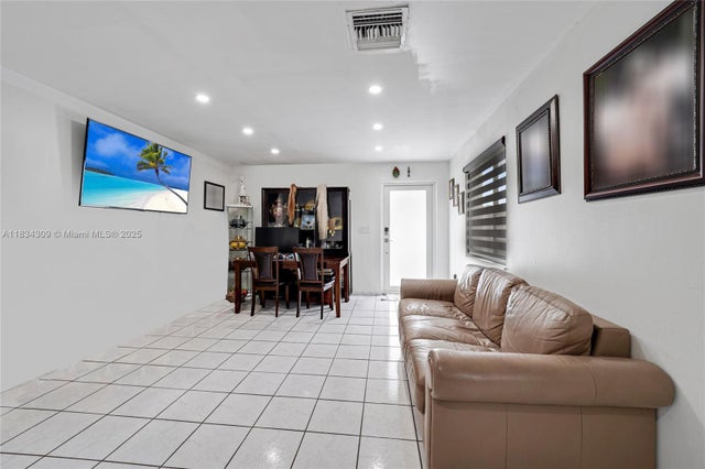 5 of 47 - 20210 Sw 112th Pl, Miami, FL