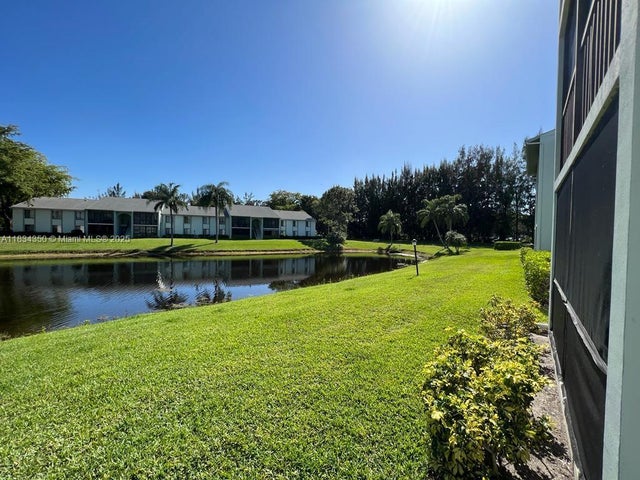 1 of 21 - 3606 Alder Dr F2, West Palm Beach, FL
