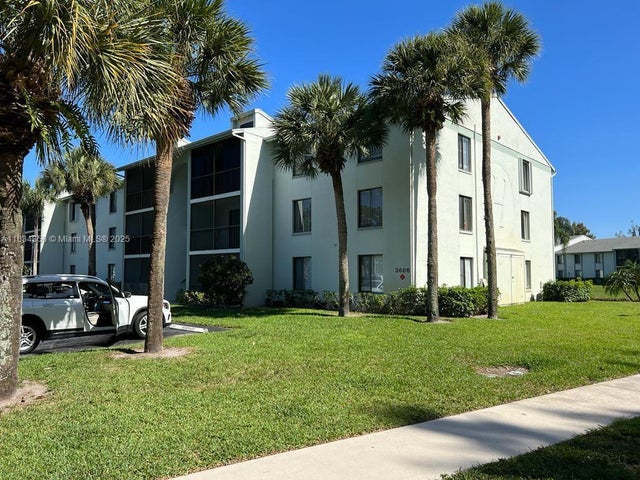 3 of 21 - 3606 Alder Dr F2, West Palm Beach, FL