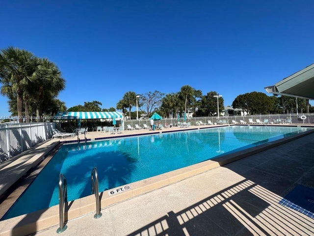 5 of 21 - 3606 Alder Dr F2, West Palm Beach, FL