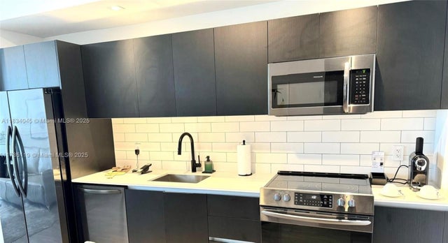 5 of 12 - 398 Ne 5th Street 1710, Miami, FL