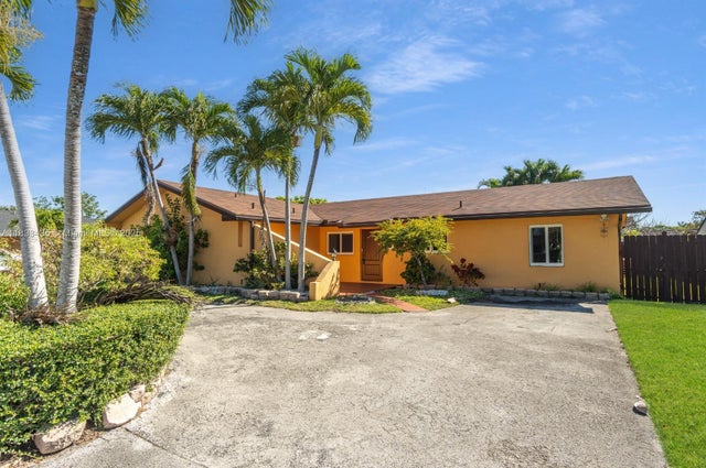 6525 Sw 107th Ave, Miami