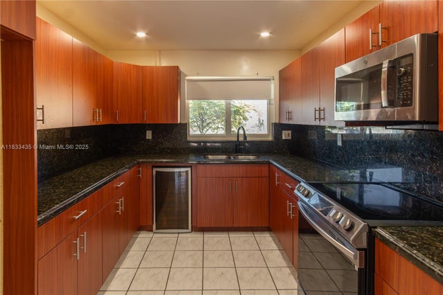 5 of 29 - 6525 Sw 107th Ave, Miami, FL