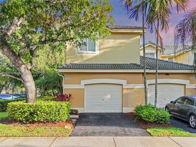 1 of 33 - 2052 Hacienda Ter, Weston, FL