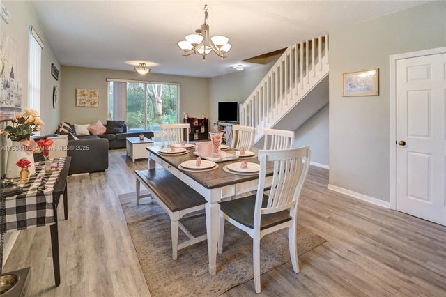 4 of 33 - 2052 Hacienda Ter, Weston, FL