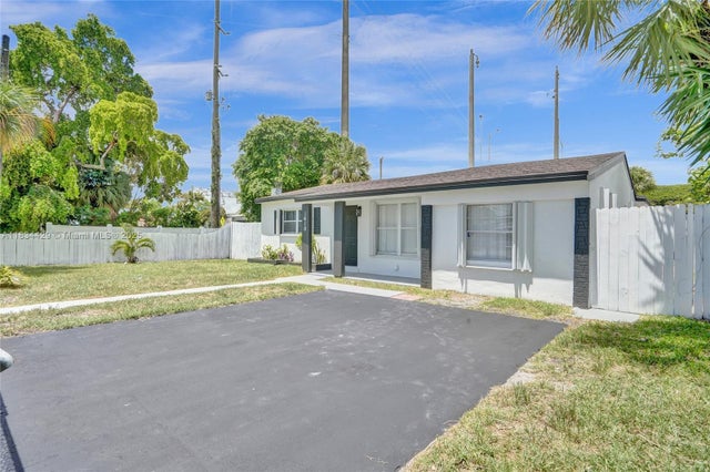 3 of 35 - 1610 S 29th Ave, Hollywood, FL