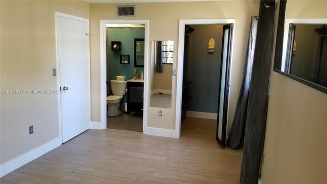 4 of 17 - 815 Ne 199th St 104, Miami, FL