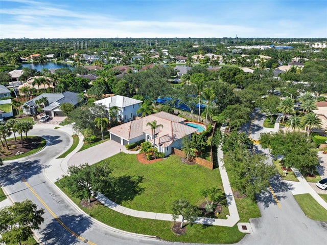 4 of 37 - 6946 Mariposa Cir Ct, Pembroke Pines, FL