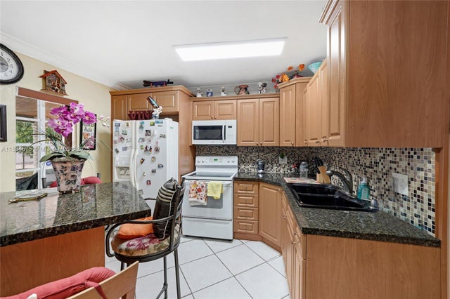 2 of 73 - 1385 Ne 130th St, North Miami, FL