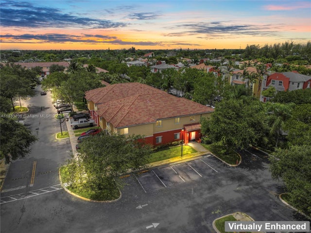 1 of 32 - 3335 Palomino Dr, Davie, FL