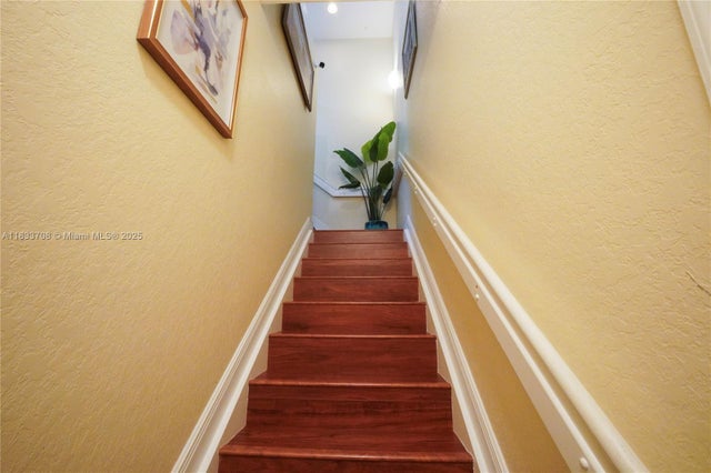 5 of 32 - 3335 Palomino Dr, Davie, FL
