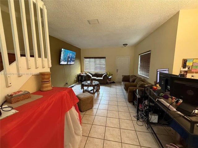 4 of 13 - 1851 Sw 101st Way, Miramar, FL