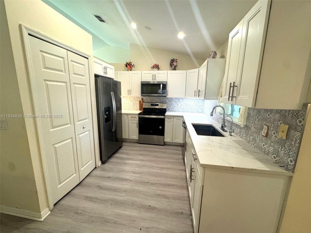 4 of 21 - 8535 104th Ct, Vero Beach, FL