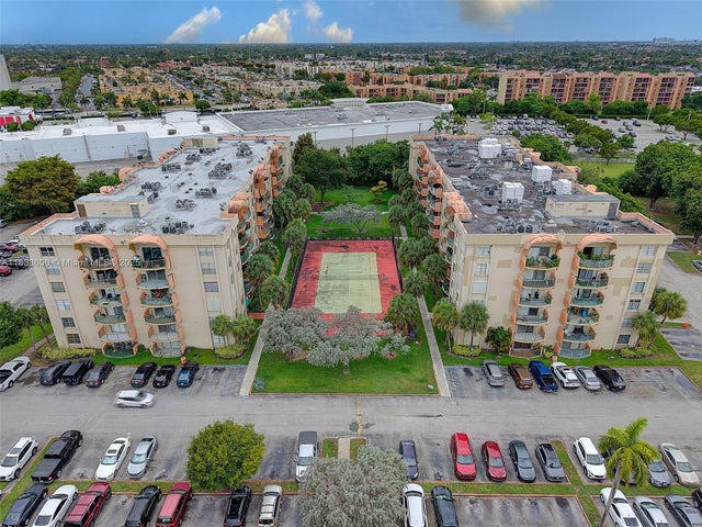 2 of 26 - 9310 Fontainebleau Blvd 203, Miami, FL