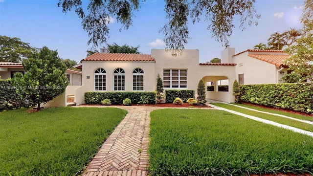 3 of 52 - 1111 Columbus Blvd, Coral Gables, FL