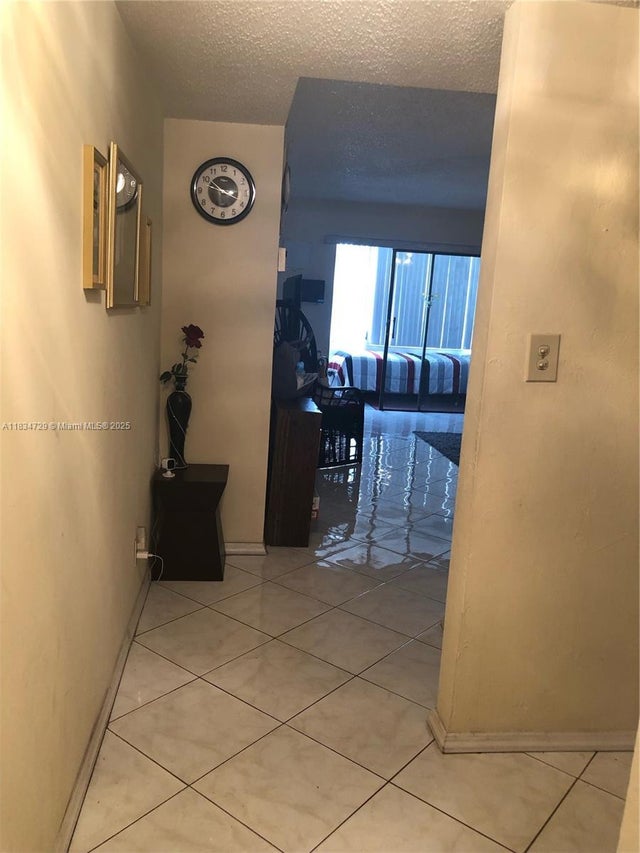 1 of 25 - 3940 Nw 42nd Ave 115, Lauderdale Lakes, FL