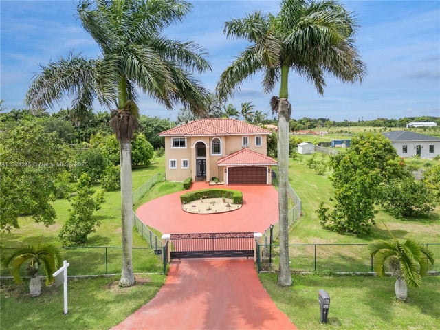 19520 Sw 206th St, Miami