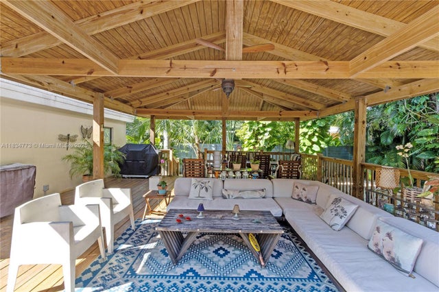 3 of 25 - 155 Nw 86th St, El Portal, FL