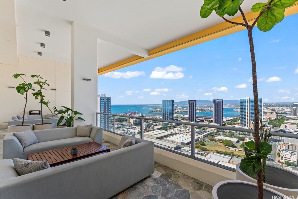 (unit #3502) 988 Halekauwila Street, Honolulu