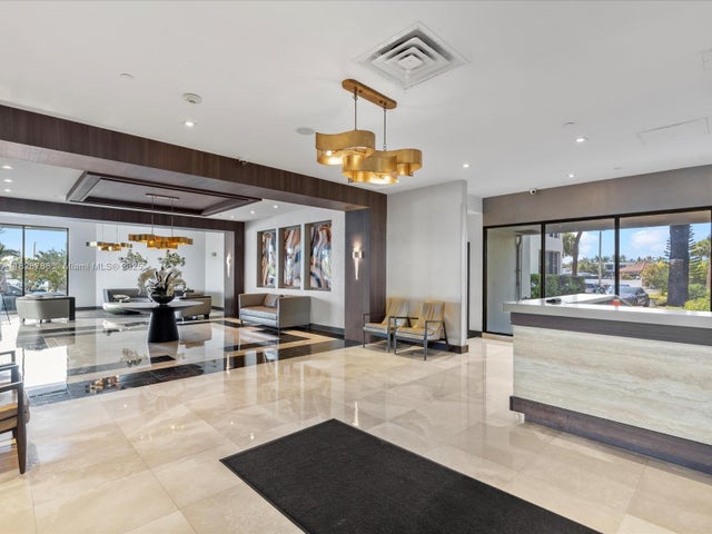 4 of 44 - 20505 E Country Club Dr Ph36, Aventura, FL