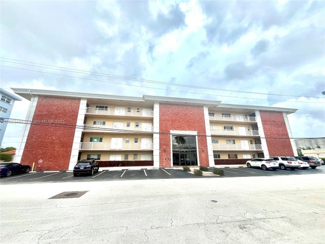 2 of 26 - 2841 Ne 33rd Ct 104, Fort Lauderdale, FL