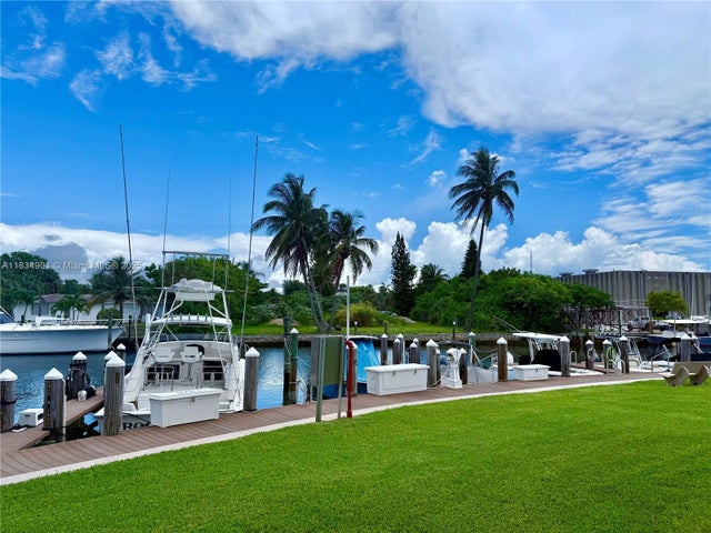 1 of 28 - 2731 Ne 14th St Cswy 138, Pompano Beach, FL