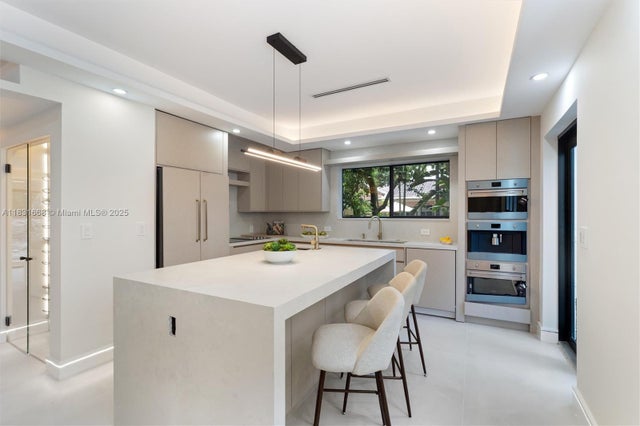 4 of 19 - 1108 Harrison St, Hollywood, FL