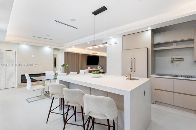 5 of 19 - 1108 Harrison St, Hollywood, FL