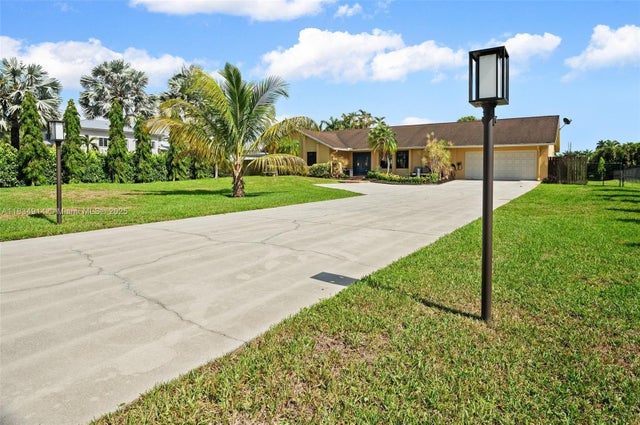 3 of 35 - 14040 Sw 14th St, Davie, FL