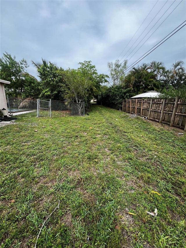 3 of 9 - 60 Nw 120th Ter, North Miami, FL